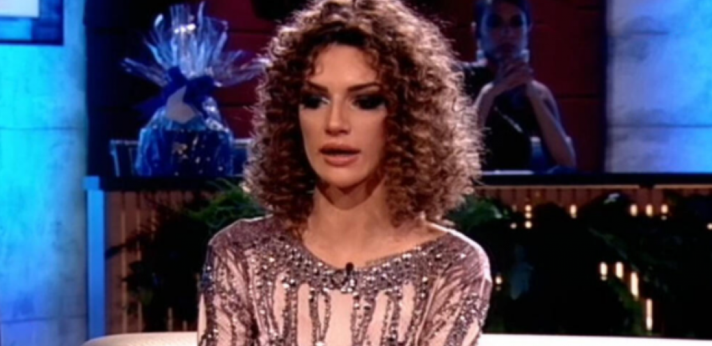 TARA POBESNELA KADA JE ČULA OVO PITANJE! Simova nije mogla da se suzdrži, žestoko odbrusila novinaru! (VIDEO)