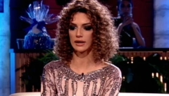 TARA POBESNELA KADA JE ČULA OVO PITANJE! Simova nije mogla da se suzdrži, žestoko odbrusila novinaru! (VIDEO)