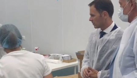 MINISTAR SINIŠA MALI OBIŠAO "ESENSU" Kroz program "Moja prva plata" 10.000 ljudi će dobiti posao u Srbiji