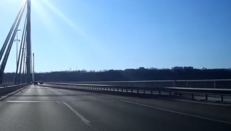DRAMA! ČOVEK SKOČIO SA MOSTA Incident na novosadskom Štrandu, srećom spasen (VIDEO)