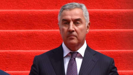 SRPSKI POPOVI KLIČU KADIROVU Đukanović ponovo opleo po SPC i Srbiji pa spomenuo BEOGRAD