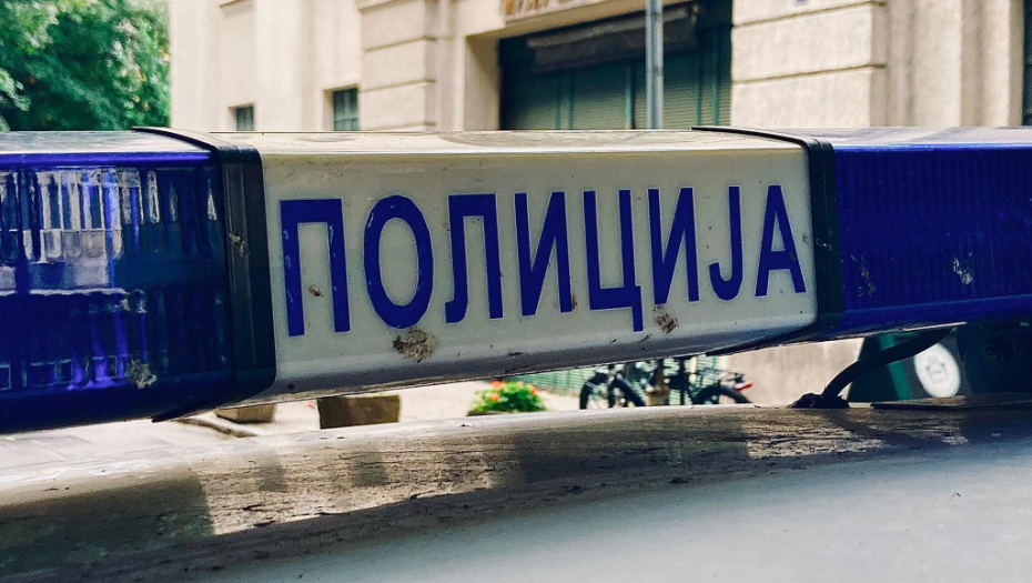 TEŽAK UDES NA PUTU RUMA-ŽARKOVAC Nastradao mladić u sudaru motora i automobila (FOTO)