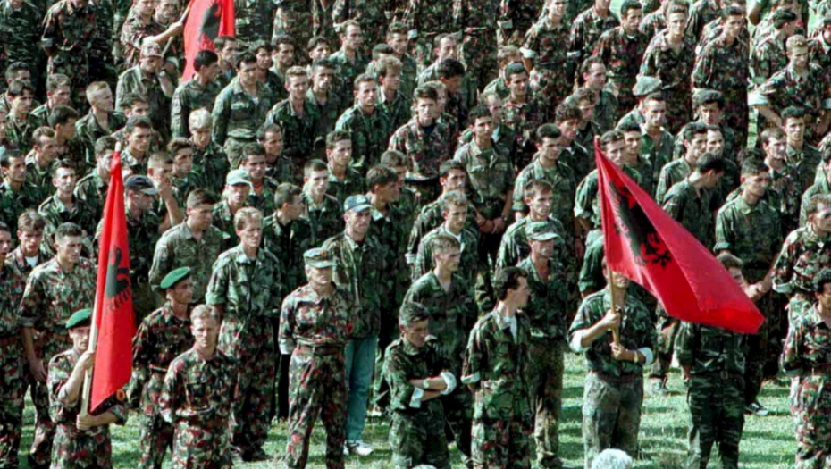 STRAVIČAN SIMBOL U JUŽNOJ MITROVICI Posadili cveće u obliku natpisa terorističke OVK (VIDEO)