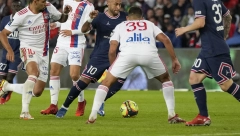 NE DOLAZITE U ZELENIM KOPAČKAMA, IZUVAMO Navijači Liona besni, traže da se tradicija na njihovom terenu poštuje (FOTO)