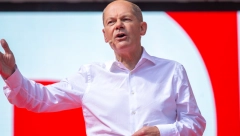 MOBILIŠU SE SVA DRŽAVNA SREDSTVA Šolc najavio rat antivakserima