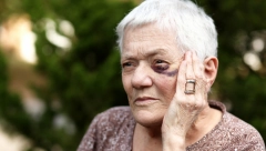 UHAPŠEN MUŠKARAC U LEPOSAVIĆU Pijan izbacio suprugu iz kuće i pretio ćerki (13)