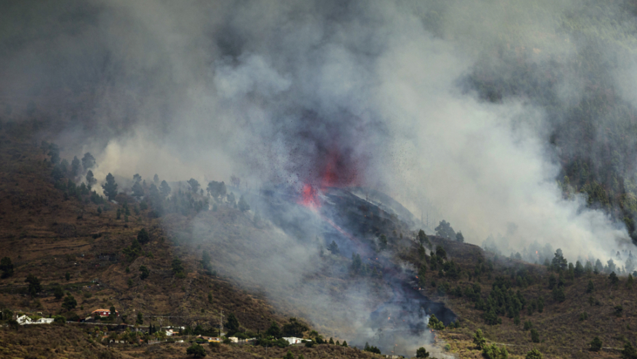 LAVA GUTA SVE PRED SOBOM Španske vlasti evakuisale 5.000 ljudi iz više sela (VIDEO)