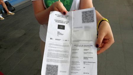 SADA OTKRIVENO Važi li zeleni sertifikat bez treće vakcine?