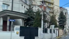 BORE SE ZA MIRAN SAN Stanovnici Profesorske kolonije pokušavaju da uvedu mir u svoj kraj