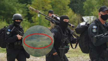 PRIPADNICI POLICIJE UPERILI PUŠKE U VOZAČA U BRNJAKU Oklopno vozilo uznemirilo građane, očevici ispričali šta se dogodilo