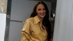 KOJI MUŽ SE JOŠ PONAŠA KAO FILIP!? Aleksandra Prijović šokirala odgovorom na pitanje da li joj suprug brani da se oblači provokativno!