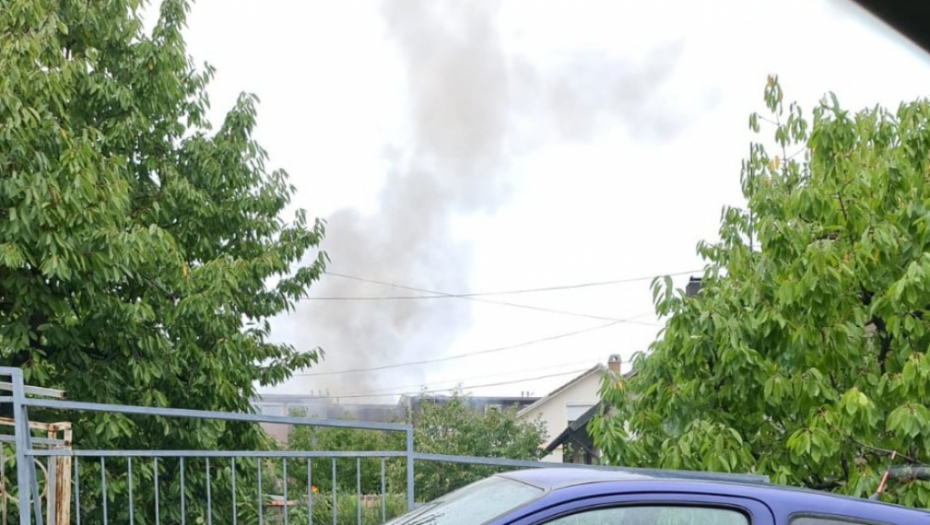 PLAMEN JE SAMO BUKNUO, POPUCALA SU STAKLA! Stanari zgrade u Mirijevu u šoku zbog požara, iznose nove detalje