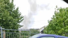 GAŠENJE POŽARA KOD BRANKOVOG MOSTA Zapalilo se smeće u napuštenom lokalu  (FOTO)