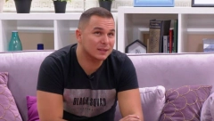 SA JEDNE PREŠAO NA DRUGU! Poznati pevač ima opasan plan kako da smuva koleginicu