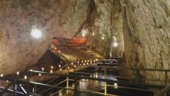 NEKAD SU SE U NJOJ SKRIVALI HAJDUCI, A DANAS JEDNA OD NAJPOSEĆENIJIH Ulaz u Stopića pećinu biće besplatan na Svetski dan turizma