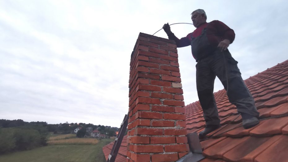 KRALJ ČAČANSKIH KROVOVA Odžačar, zanimanje u kojem su ruke uvek garave, ali obraz čist!