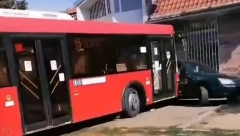 ŽIVE BOMBE NA TOČKOVIMA Vozač koji je izazvao nesreću u Zemunu ima 72 godine, otkriveno koliko sati dnevno on vozi autobus