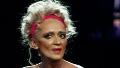 "ČOVEK KOG SAM VOLELA SE DROGIRAO" Bebi Dol iznela šokantne detalje o mužu, a sa ovim pevačem je imala aferu! (FOTO)