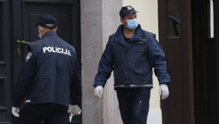 PRIŠAO JOJ JE S LEĐA I IZVADIO NOŽ! Muškarac izbo radnicu nasmrt, pa pokušao da se ubije, očevici šokirani ubistvom u Splitu