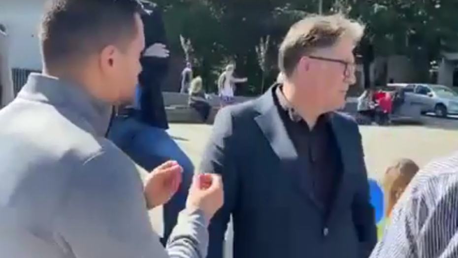 NE ZNA DA NABROJI PET ULICA Relja Ognjenović razbio Gavrilovića! (VIDEO)