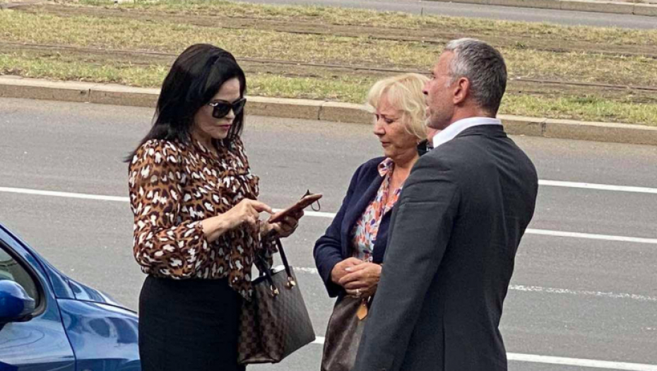 MIRJANA OTKRILA JOŠ JEDNOG SVEDOKA PROTIV MIROSLAVA Pevačeva dugogodišnja koleginica svedoči potiv njega!