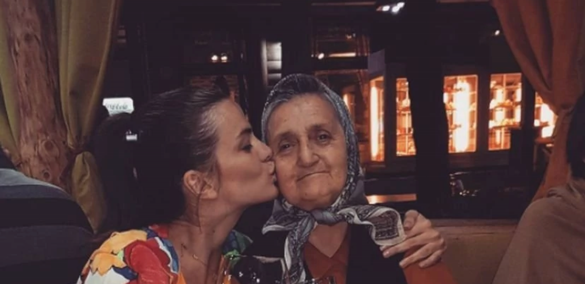 MILICI PAVLOVIĆ PREMINULA BAKA Pevačica potpuno slomljena od tuge, bila joj je sve na svetu, emotivna poruka kida dušu (FOTO)