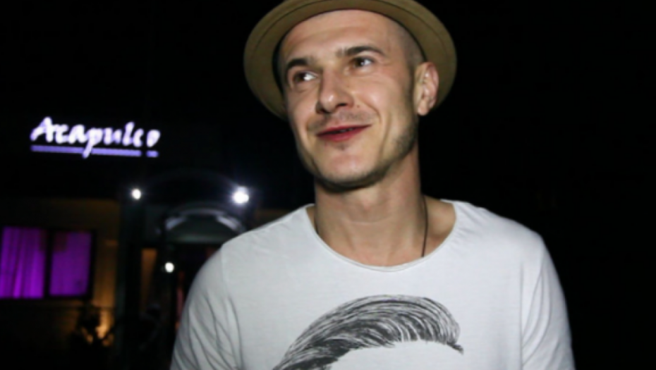 SALE TROPIKO SE RAZBIO NA BINI  Zbog plesnih pokreta zadobio povrede na nastupu