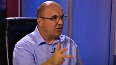 BORA NOVAKOVIĆ BESAN PREKINUO KONFERENCIJU Novinar mu postavio pitanje na koje je ostao nem