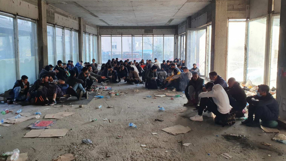 MIGRANTI SE SKRIVALI U STROGOM CENTRU Čak 82 osobe izmeštene u prihvatni smeštaj