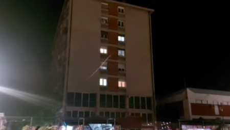 "KROZ PROZOR SMO VIDELI NJIHOVA TELA" Otac i sin se ubili zajedno skokom sa zgrade, komšije svedoče: "Čula se svađa i kako neko viče NEMOJ MAMA"