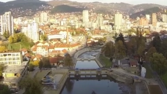 MANIJAK SA KAPULJAČOM ISKAČE IZ MRAKA I NAPADA Užičanke u strahu, policija povećala broj patrola!