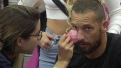 DISKVALIFIKACIJA?! Zadrugar pogođen u glavu, pijan nasrnuo na cimera, obezbeđenje momentalno uletelo