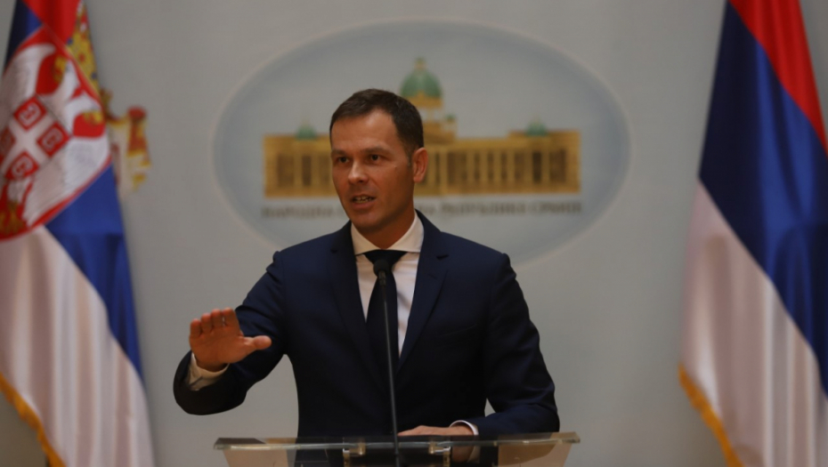 SINIŠA MALI OBRADOVAO SRBIJU Kreće podela novca, svim punoletnim državljanima po 30 evra
