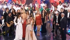 RAZVODI, VELIKI SKANDALI I SMRTI! Ove ličnosti obeležile su 2021. godinu, njena afera je sve šokirala, a veza ove pevačice je ostavila bez teksta mnoge!