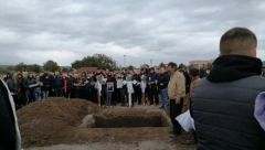POSLEDNJE ZBOGOM Sahranjena ubijena porodica Đokić, sveštenik: Ubile su ih životinje gore od zveri!