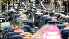 "OBELEŽE NAM AUTO, A AKO IZAĐEMO, OBELEŽE NAS!" Taksisti očajni, ovako im uništavaju posao