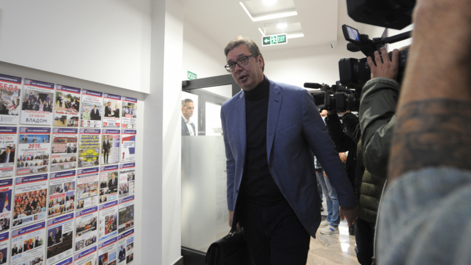OZBILJNO, RADNO I UMERENO Na sastanku vrha stranke Vučić kako dolikuje predsedniku države