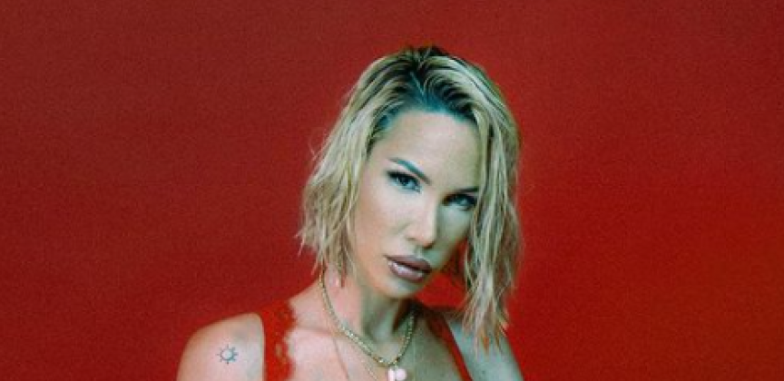 SE*SI BARBIKA Nikolija Jovanović pozirala u crnom kožnom brushalteru,  zapalila društvene mreže (FOTO)