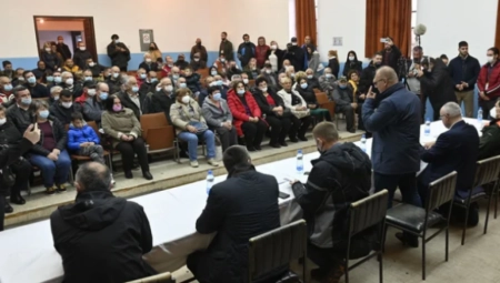 VESIĆ U GROCKOJ U POSETI DOMAĆINU Tri generacije uspešno se bave poljoprivredom