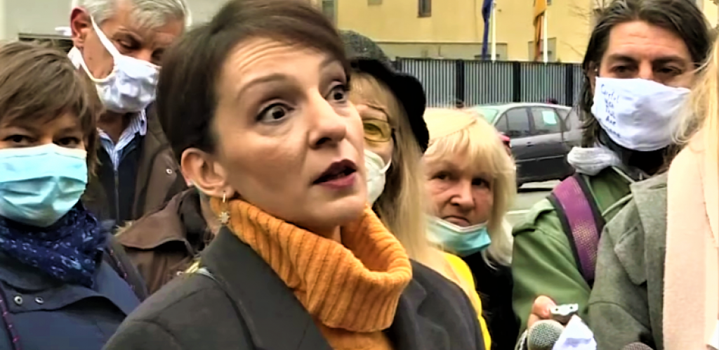 STIŽE LI NOVI PORŠE? Marinika Tepić batinaša proglasila herojem, tajkuna liderom, kokoške dilerima