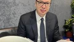 PODOČNJAKE NE MOGU DA SAKRIJEM Poslednje pripreme Vučića u sobičku na beogradskom Sajmu