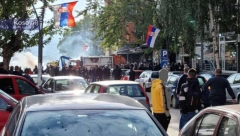 NOVI HAOS NA KOSOVU Prvi snimci terora ROSU, zatvaraju apoteke, čuju se sirene, narod se žestoko pobunio (VIDEO)