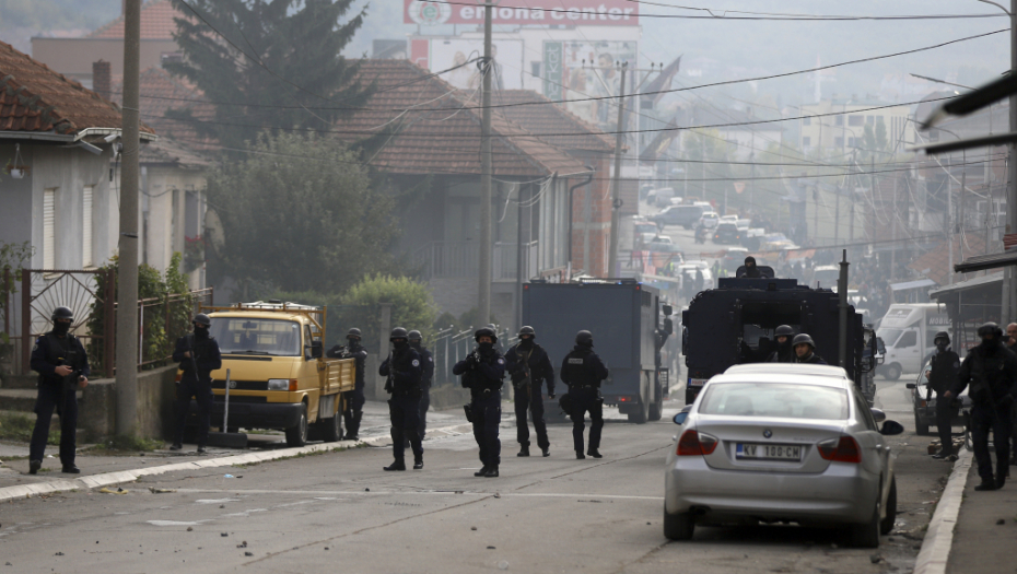 NASTAVLJA SE TEROR NAD NAŠIM NARODOM U poslednja 24 časa dva puta kamenovana kuća jedine srpkinje u Peći!