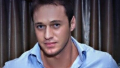 PORODICA UBIJENOG "ŠKALJARCA" NA NJEGOVOM SPOMENIKU UKLESALA POSVETU: Živeo si bez mržnje, mrze samo slabići