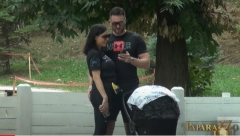 GALA SLAVLJE NAJLEPŠEG PARA ESTRADE! Mia dominira u belom, pevač drži naslednicu u naručju, a povod je predivan! (FOTO)