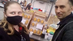 VITAMINSKA BOMBA IZ AFRIKE RAĐA USRED DRAGAČEVA: Milan ima tri plastenika ovog tropskog voća, kilogram košta 1.500 dinara! (FOTO)