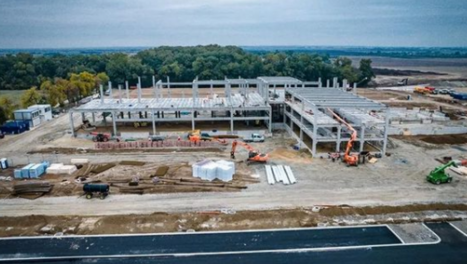 PREDSEDNIK VUČIĆ OBJAVIO Naša fabrika vakcina napreduje, jedva čekam da počne proces proizvodnje! (FOTO)
