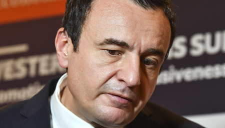 Kurtiju spremaju svilen gajtan, a on se pravi nevešt: Nema ultimatuma