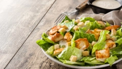 Otkrivamo tajni sastojak: Evo kako se pravi savršena cezar salata