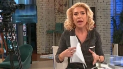 JOVANA JE DEBIL! Pale žestoke uvrede na račun poznate voditeljke, izgovorila je brutalne reči misleći da je kamere ne snimaju! (VIDEO)